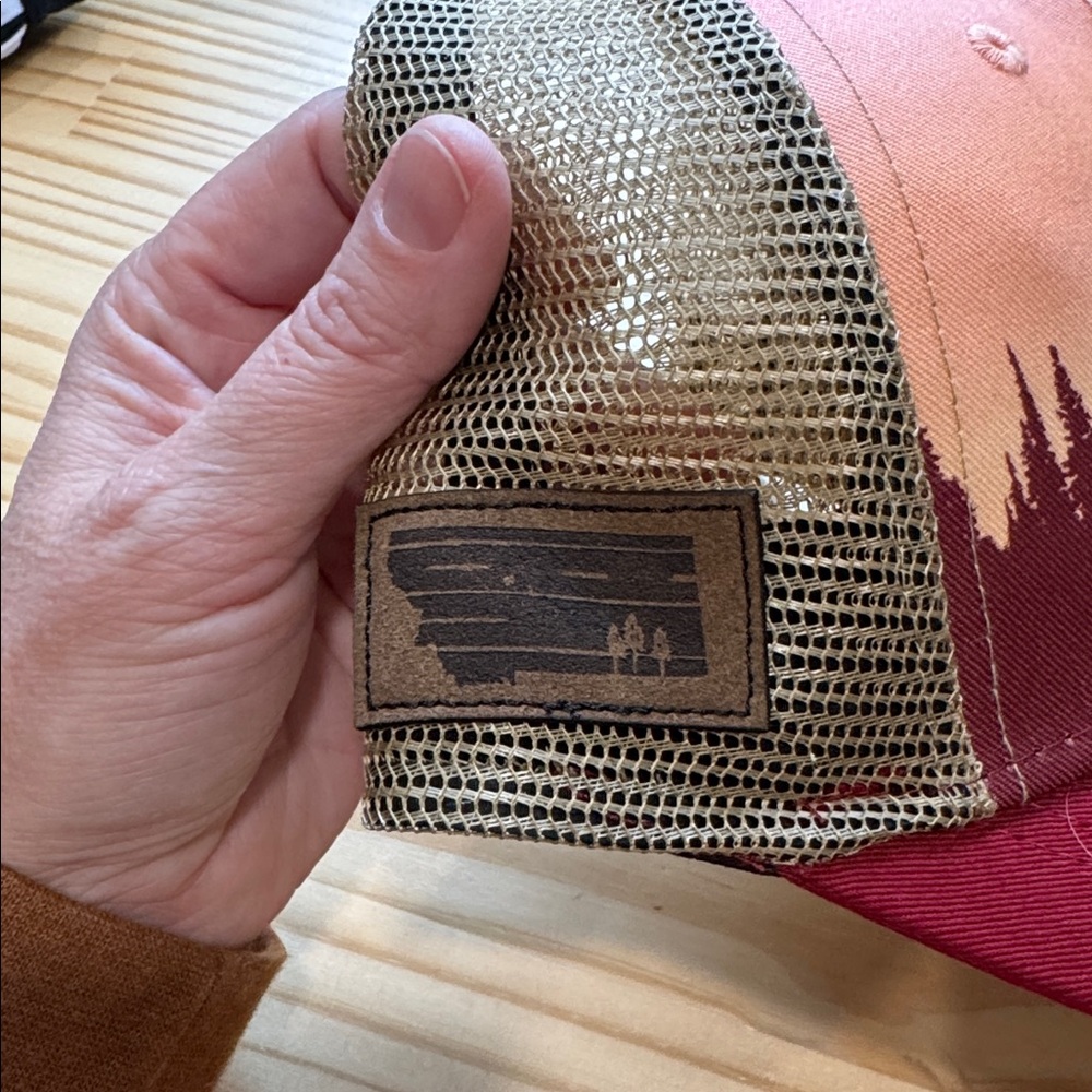 Locale Trucker Hat Wolf Sunrise Trees NWOT - Picture 3 of 3